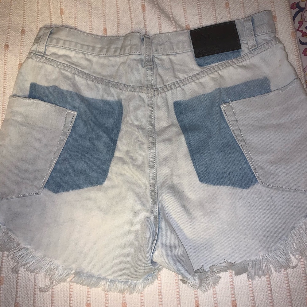 One Teaspoon High Rise Shorts - Picture 2 of 3